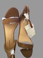 Amazon Essentials Women's Two Strap Heeled Sandal